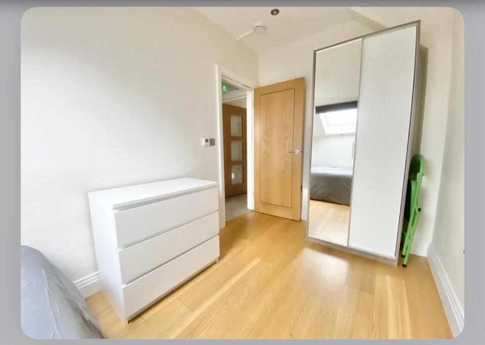 Luxury 4-Bed Apartment With Balcony & Garden, Near Emirates Stadium, 15 Mins To Central London Kültér fotó