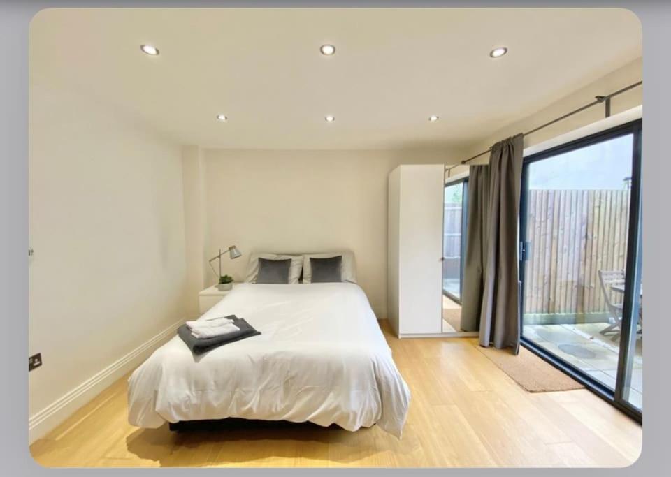Luxury 4-Bed Apartment With Balcony & Garden, Near Emirates Stadium, 15 Mins To Central London Kültér fotó
